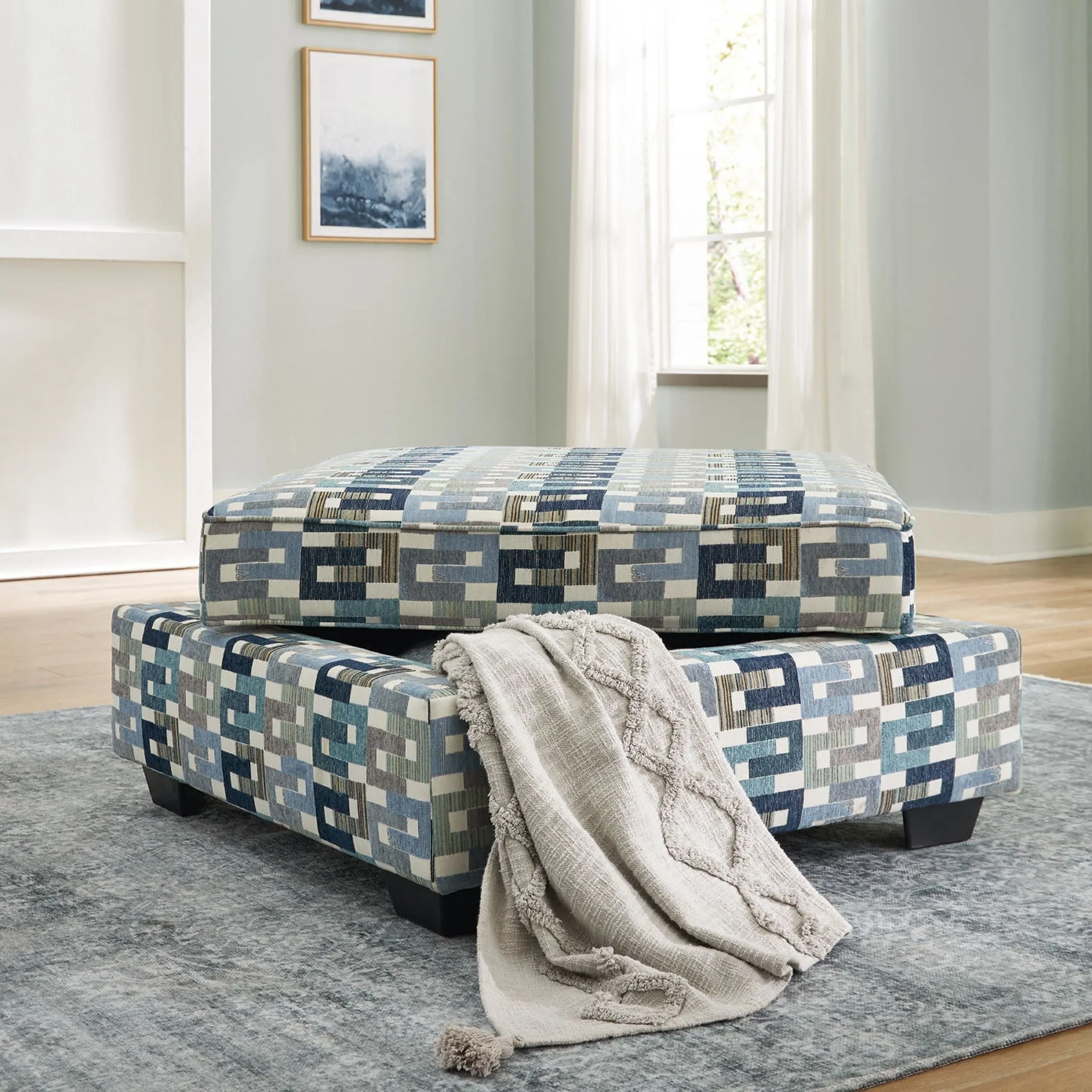 Valerano Ottoman with Storage